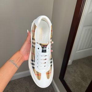 Men Burberry shoes size 11 I have all sizes on site